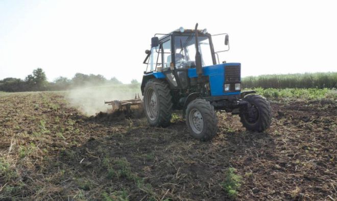 男子在自家農田中酒駕,被吊銷執(zhí)照罰款2000,男子不服告上法庭! 男子在自家農田中酒駕,被吊銷執(zhí)照罰款2000,男子不服告上法庭!